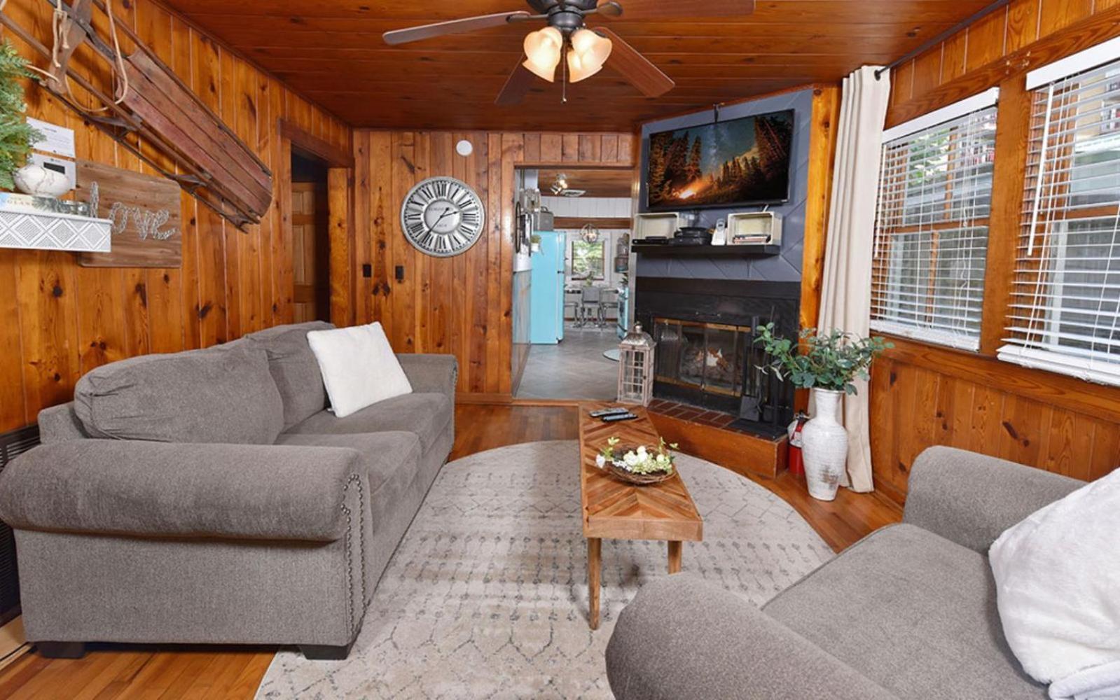River Romance Gatlinburg Exterior photo